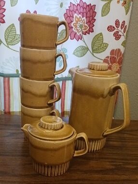 Japanese Crazing Pottery Coffee/Tea Set